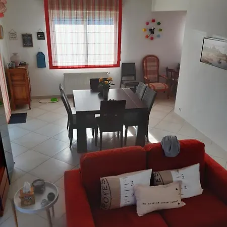 Mamie Villa *